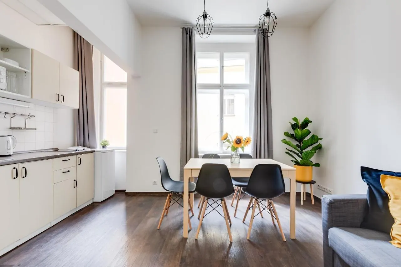 Cool & Charming Apt In City Center - Lub5 Praga